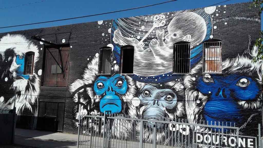 DOURONE - Animal alley, 1412 Colton st, entre Glendale bd / Douglas st 