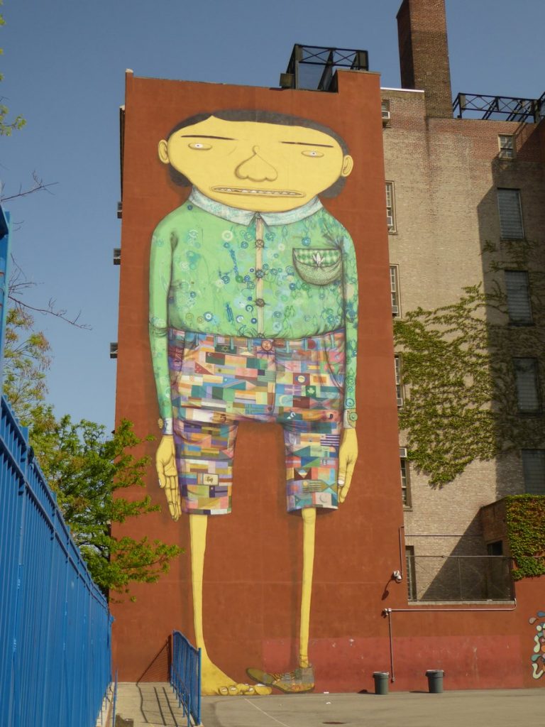 OS GEMEOS - New York - 320 W 21 st (cour d'école)