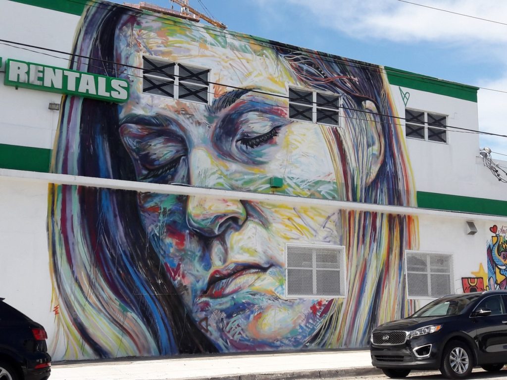 DAVID WALKER - Miami - NE 27 st entre NE 2nd av & N Miami av